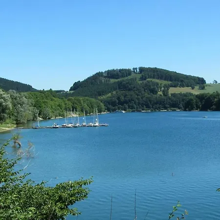 Ruhiger Am Hennesee Mit Terrasse Feriehus *