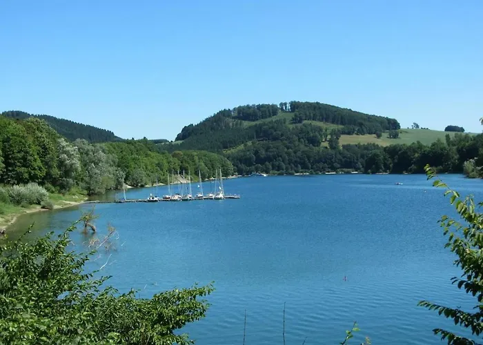 Ruhiger Am Hennesee Mit Terrasse Nyaraló *