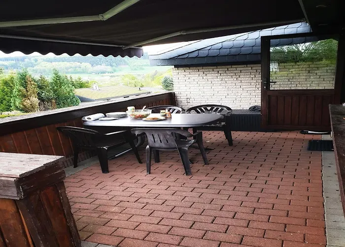 Ruhiger Am Hennesee Mit Terrasse Meschede